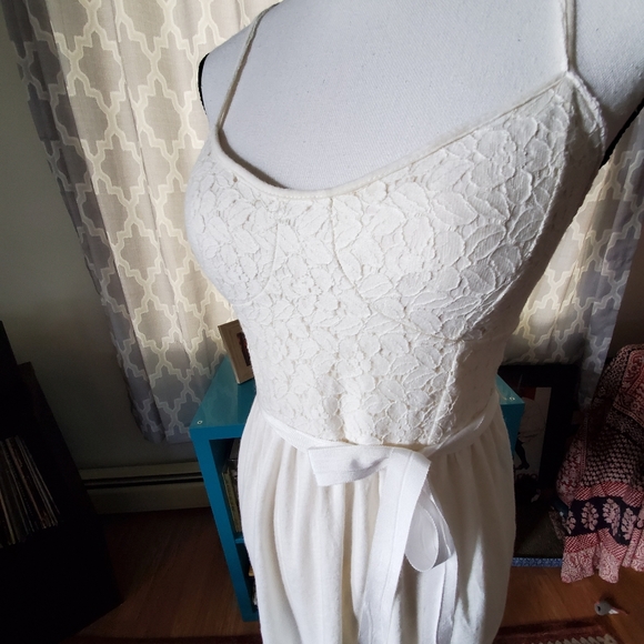 AEO Little Off-White Dress - Picture 3 of 12